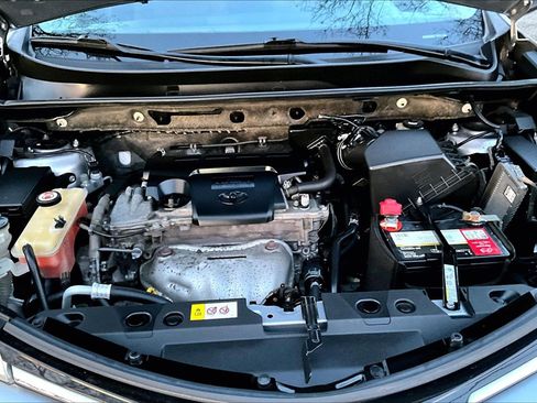 Used 2018 Toyota RAV4 XLE image 30