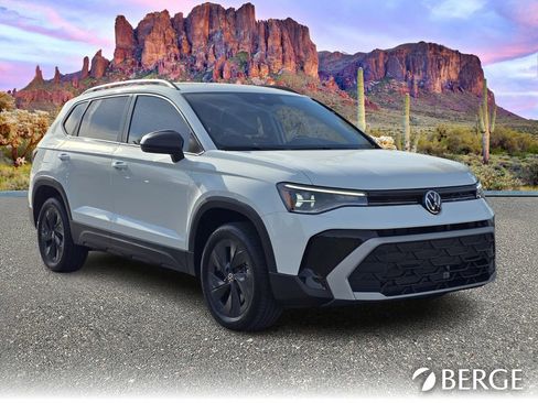 Used 2025 Volkswagen Taos S image 9