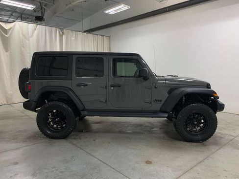 Used 2021 Jeep Wrangler Unlimited Sport AWD/4WD image 12
