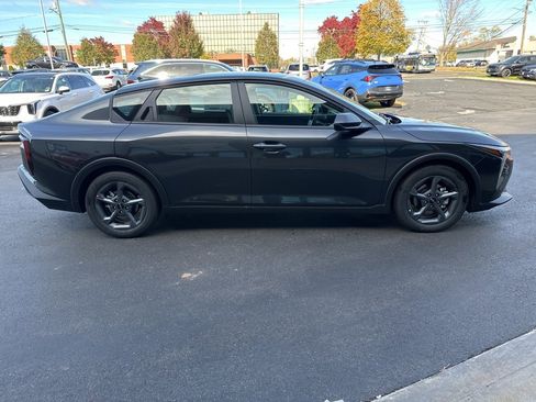 New 2025 Kia K4 LXS image 5