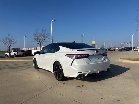 Used 2020 Toyota Camry XSE image 3