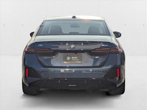 Used 2025 BMW i5 M60 w/ Premium Package image 7