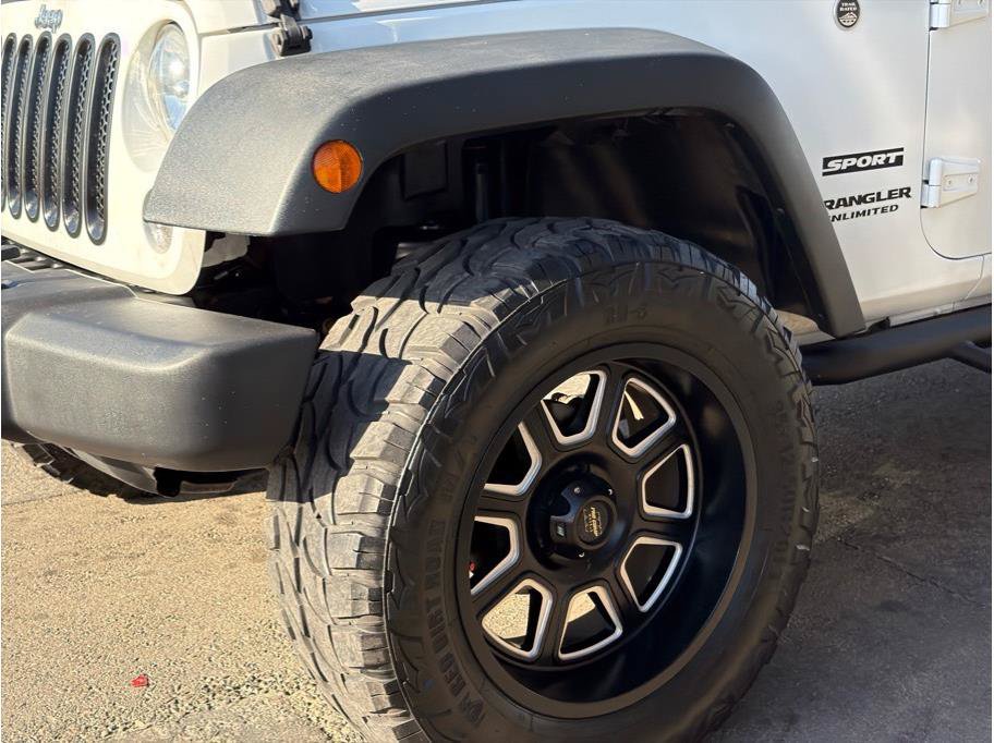 Used 2017 Jeep Wrangler Unlimited Sport w/ Quick Order Package 24S AWD/4WD image 3