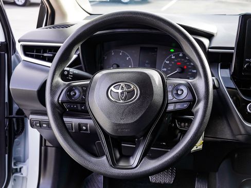 Used 2024 Toyota Corolla LE image 29