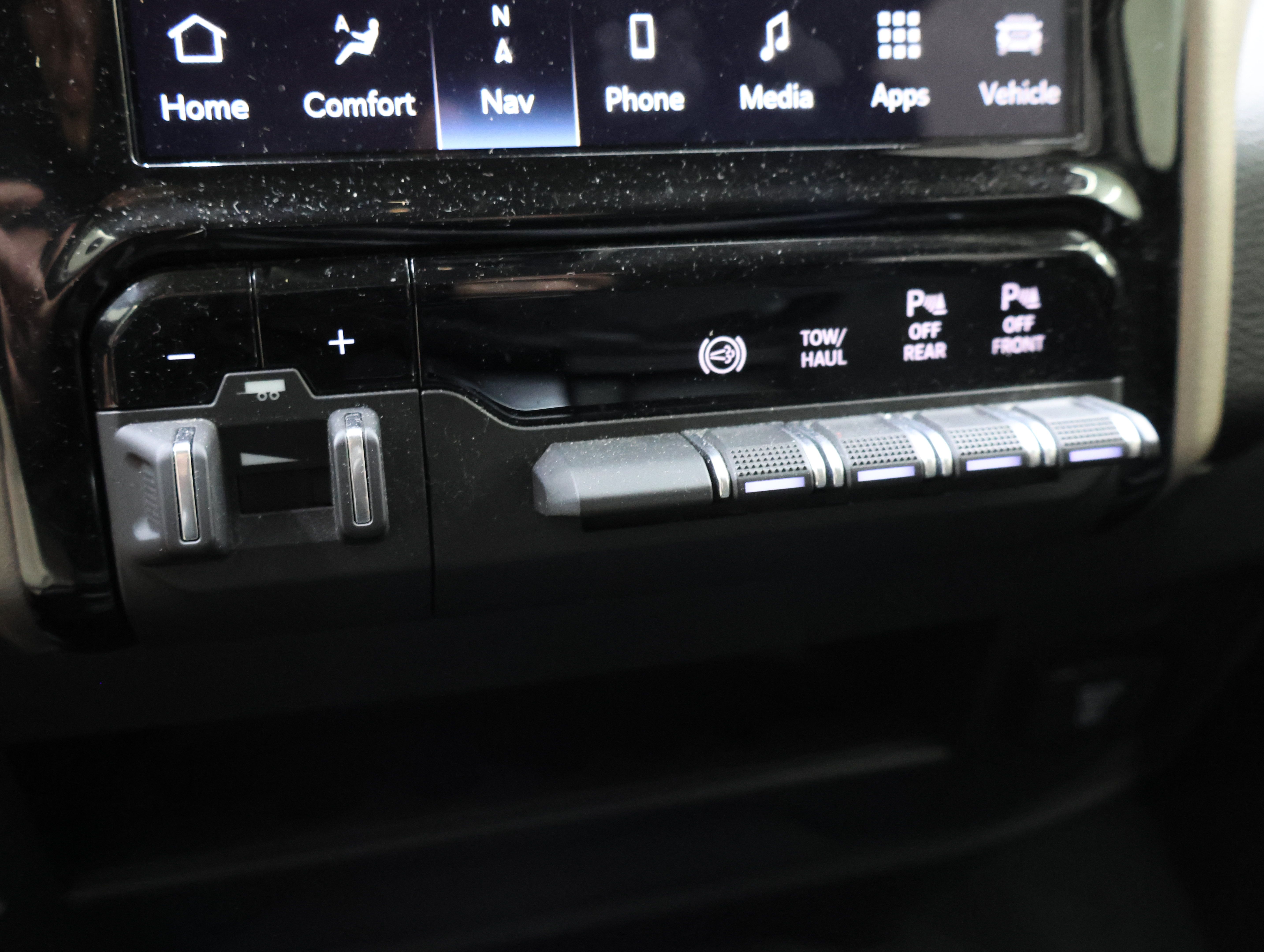 Used 2024 RAM 2500 Laramie AWD/4WD image 47