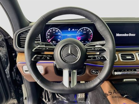 Used 2024 Mercedes-Benz GLS 450 4MATIC w/ Pinnacle Trim Package image 12