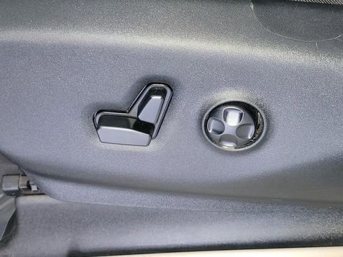 Used 2017 Chrysler Pacifica Touring-L image 29