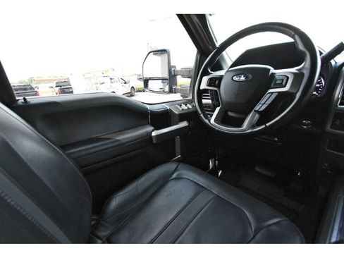 Used 2018 Ford F250 Platinum w/ Platinum Ultimate Package AWD/4WD image 9