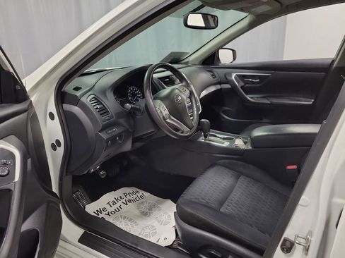 Used 2017 Nissan Altima 2.5 SV w/ Convenience Package image 13