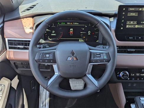 New 2025 Mitsubishi Outlander SEL image 18