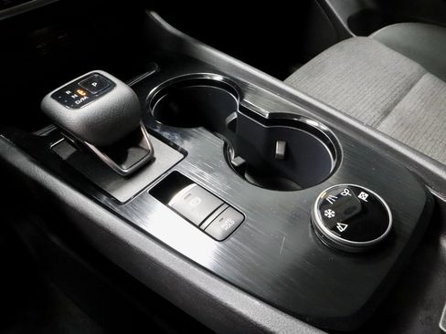 Certified 2022 Nissan Rogue SV image 31