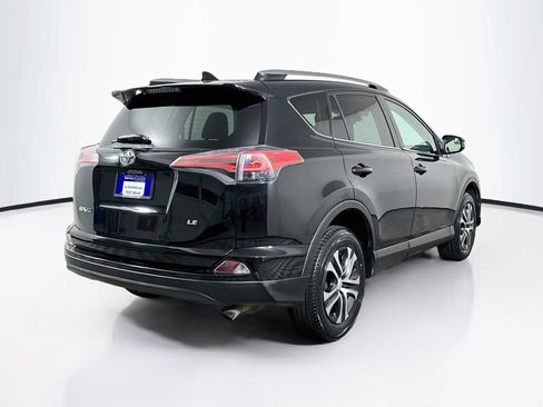 Used 2017 Toyota RAV4 LE FWD image 7