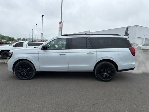 Used 2025 Ford Expedition Max Platinum w/ Stealth Appearance Package AWD/4WD image 37