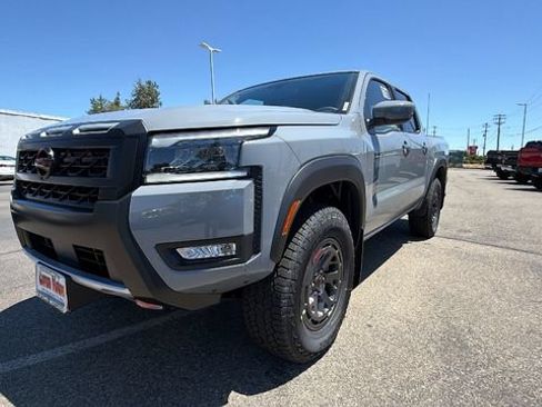 New 2026 Nissan Frontier PRO-4X w/ Tow Package AWD/4WD image 9