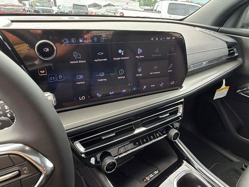 New 2026 Chevrolet Traverse LT w/ Sun and Wheel Package FWD image 6