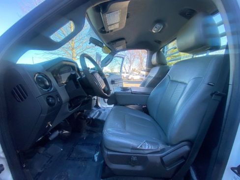 Used 2014 Ford F550 4x4 Regular Cab Super Duty image 25