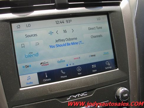 Used 2020 Ford Fusion SE FWD image 17