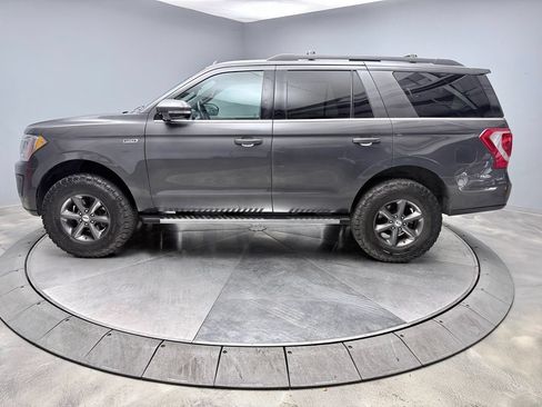 Used 2020 Ford Expedition XLT w/ Equipment Group 202A AWD/4WD image 8