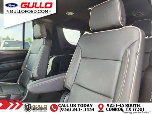 Used 2023 Chevrolet Suburban Premier image 13