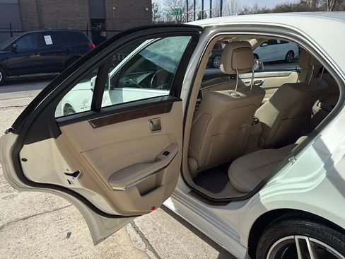 Used 2014 Mercedes-Benz E 350 4MATIC Sedan image 18
