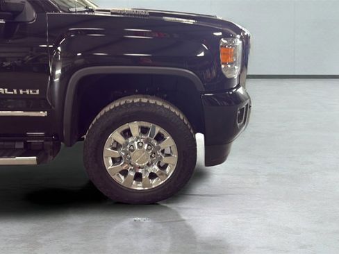 Used 2019 GMC Sierra 2500 Denali w/ Duramax Plus Package image 54