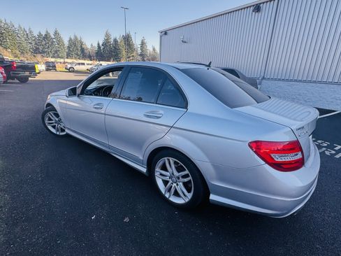 Used 2014 Mercedes-Benz C 250 Sedan image 8