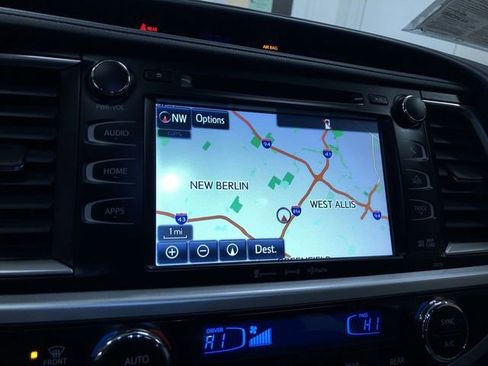 Certified 2017 Toyota Highlander XLE image 29