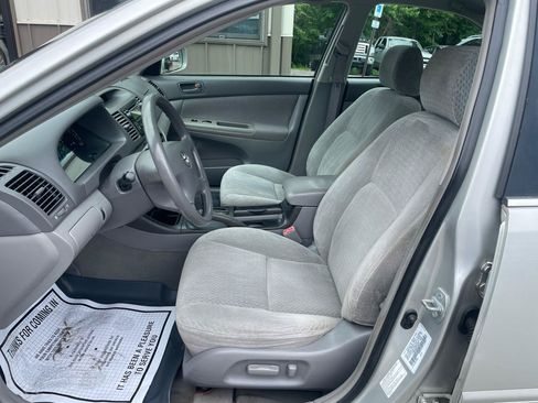 Used 2003 Toyota Camry LE FWD image 11
