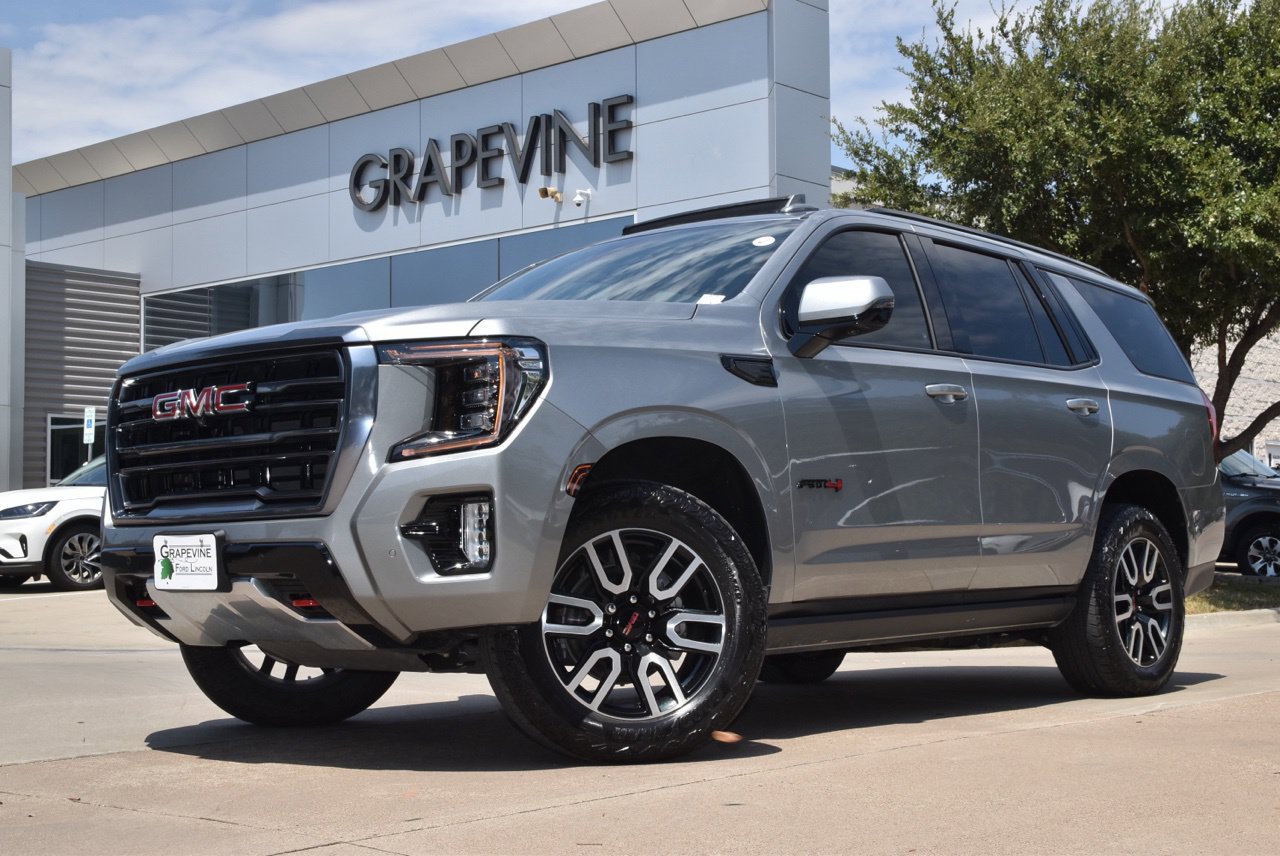 Used 2024 GMC Yukon AT4 w/ Technology Package AWD/4WD image 1