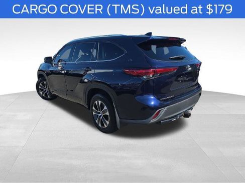 Used 2021 Toyota Highlander XLE AWD/4WD image 6