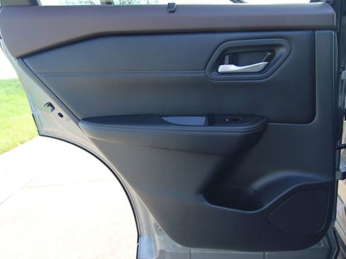 Used 2023 Nissan Rogue SV w/ SV Premium B Package AWD/4WD image 41