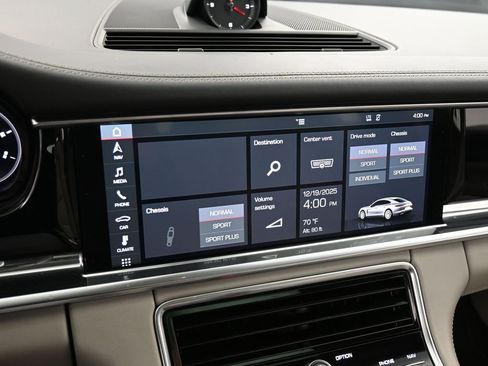 Certified 2018 Porsche Panamera 4S image 21