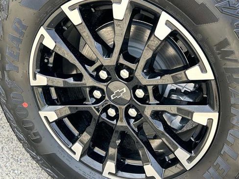 New 2026 Chevrolet Traverse Z71 w/ Driver Confidence Package image 11