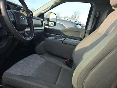 Used 2023 Ford F350 XLT image 4