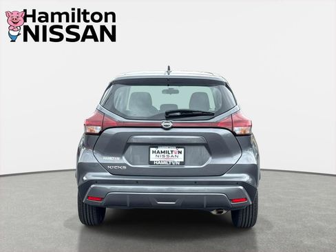 Used 2023 Nissan Kicks S FWD image 3