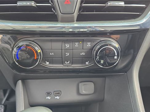 Used 2025 Buick Encore GX Sport Touring w/ Advanced Technology Package AWD/4WD image 23
