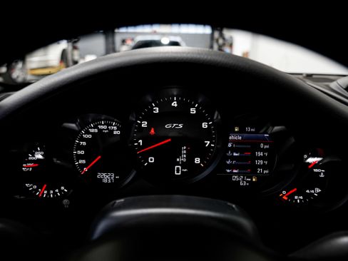 Used 2018 Porsche 911 Carrera GTS image 11