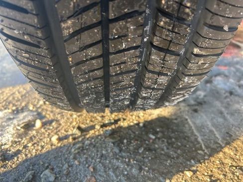 Used 2023 Subaru Crosstrek 2.0i image 9