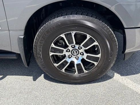 Used 2021 Nissan Titan SV w/ SV Convenience Package AWD/4WD image 11