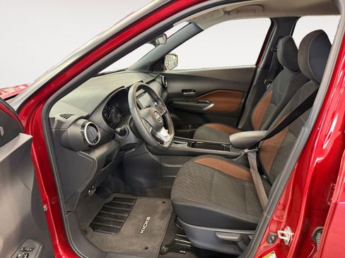 Used 2023 Nissan Kicks SR image 23