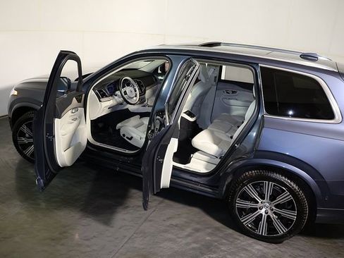 Used 2024 Volvo XC90 T8 Ultimate w/ Protection Package Premier AWD/4WD image 5
