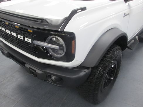Used 2023 Ford Bronco Wildtrak AWD/4WD image 9