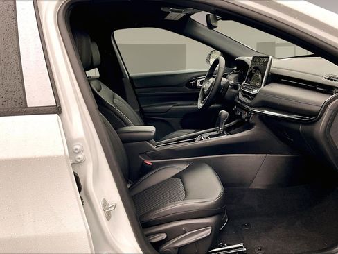 New 2026 Jeep Compass Latitude image 24