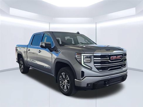 Used 2025 GMC Sierra 1500 SLT AWD/4WD image 3