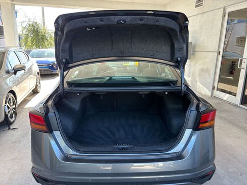 Used 2025 Nissan Altima 2.5 SV FWD image 31