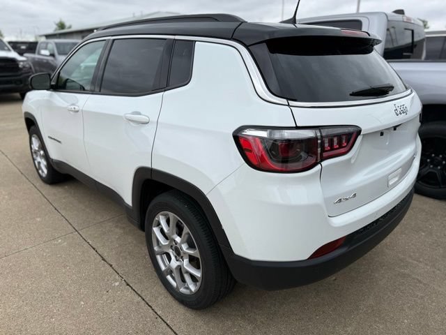 Used 2025 Jeep Compass Limited AWD/4WD image 4