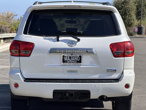 Used 2016 Toyota Sequoia Platinum AWD/4WD image 5