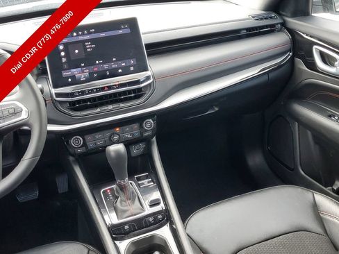 Used 2025 Jeep Compass Trailhawk w/ Trailhawk Convenience Group AWD/4WD image 14