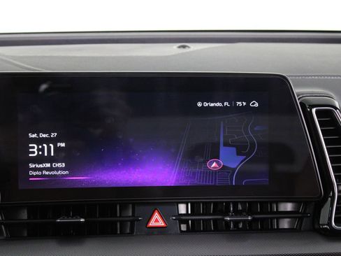 Used 2025 Kia Sportage SX image 7
