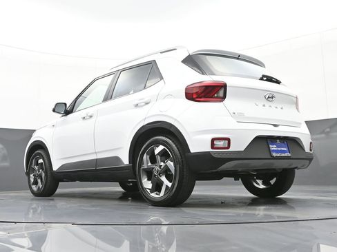 Certified 2025 Hyundai Venue SEL image 46